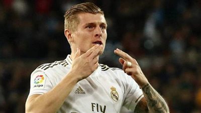 توني كروس يحتفل بالفوز بالليجا بـ