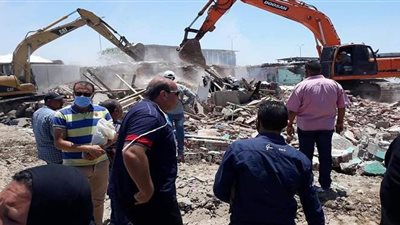 حملة لإزالة العشوائيات بمحيط منفذ النصر الجمركي ببورسعيد | صور