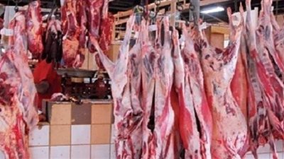 التحفظ على 45 كيلو لحوم مذبوحة خارج المجازر  وتحرير 7 محاضر بالغربية
