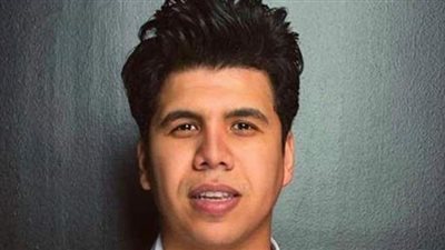 عمر كمال يغني 