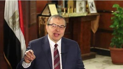 القوى العاملة: تجديد إذن العمل دون تقديم شهادة الرواتب للعاملين بالكويت