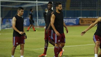 إحماء لاعبي بيراميدز قبل مواجهة المقاصة وديا