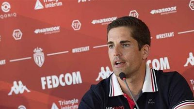 موناكو الفرنسي يقيل مدربه مورينو