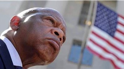 ترامب يأمر بتنكيس الأعلام حدادا على وفاة النائب جون لويس