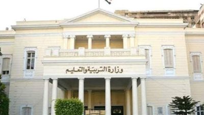 التعليم تتابع تسليم كراسات امتحانات الجيولوجيا والتفاضل وعلم النفس للثانوية العامة