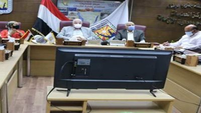محافظ جنوب سيناء يناقش مطالب ومقترحات تطوير مدينة سانت كاترين