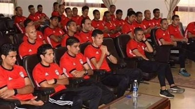 بعد إصابة حكم بكورونا..  اللجنة الطبية تجري مسحات بمعسكر الفوج الثاني