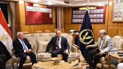 محافظ بورسعيد يترأس وفدا لتقديم التهنئة لمدير الأمن الجديد | صور