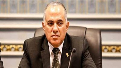 وزير الري يستعرض خطة الوزارة لترشيد استهلاك المياه وتوعية الفلاحين