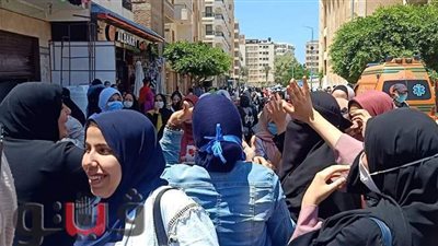 على السقفة والزغرودة.. طالبات علمي علوم وأدبي في مطروح يحتفلن بآخر أيام الامتحانات  | صور