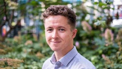 طبيب أمريكي يقاطع الاستحمام منذ 5 أعوام