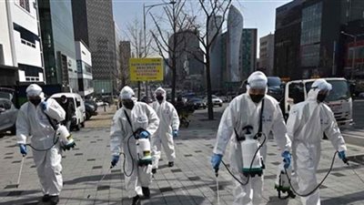 بكين تخفض مستوى استجابة الطوارئ لأزمة كورونا