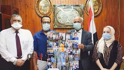 وكيل صحة الغربيه يكرم  مدير مستشفى كفر الزيات السابق