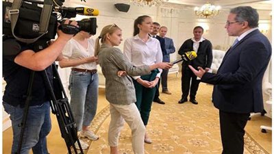 وزير السياحة والآثار يؤكد التزام المنشآت باشتراطات السلامة الصحية