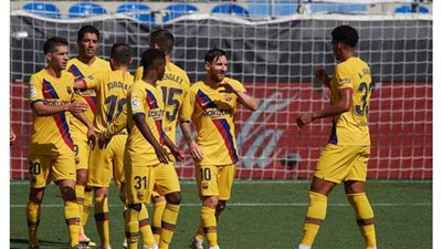 برشلونة يختتم الدوري الإسباني باكتساح ألافيس بخماسية.. وميسي يبتعد بلقب الهداف