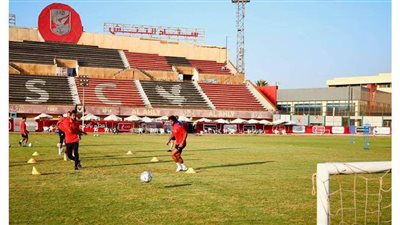 فايلر يقود فقرة تدريبات متنوعة للاعبي الأهلي