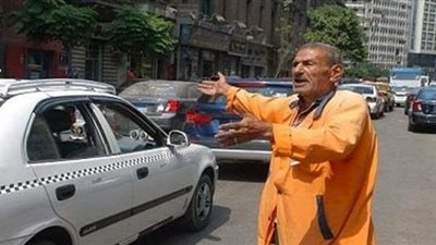 7 شروط لمهنة السايس بقانون المركبات .. أبرزها ألايكون محكوما  عليه في جناية أو بجريمة  شرف أو مخدرات.. لا يقل السن  عن 21