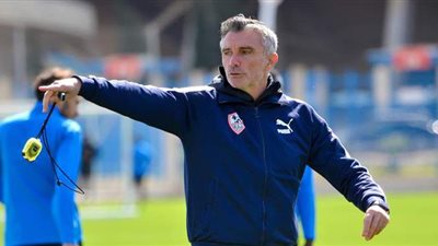 كارتيرون يكتفي بخوض لاعبي  الزمالك تدريبات صباحية غدًا