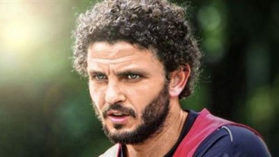 حسام غالي يشارك متابعيه بصورة على البحر