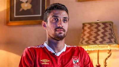 هل يعاني طاهر محمد طاهر من إصابة مزمنة ؟ طبيب المقاولون العرب يجيب