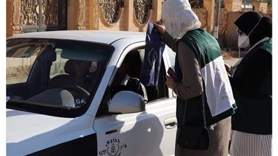 توزيع 150 شنطة حماية شخصية لسائقي سيارات الأجرة بالعريش
