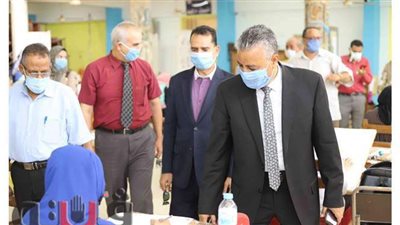 رئيس جامعة جنوب الوادي يتفقد سير الامتحانات العملية بكلية التربية النوعية