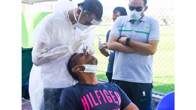 لاعبو نادي الاتحاد السكندري يجرون المسحة الخامسة لكورونا | صور