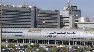 ضبط شخص انتحل صفة ضابط للخروج مجانا ببوابات مطار القاهرة
