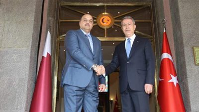 أهل الشر.. وزير الدفاع القطري يرد الزيارة لنظيره التركي بعد يوم واحد فقط