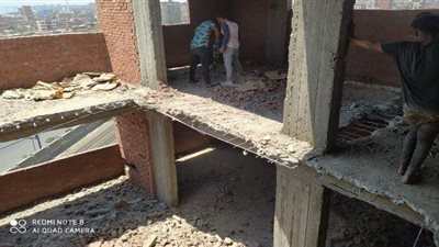 إزالة برج سكني  مخالف مكون من ١٢ طابقا بدون ترخيص بشبرا الخيمة