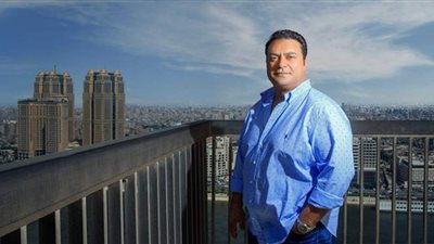 رسالة مؤثرة من مراد مكرم عن والدته بعد إجرائها عملية جراحية