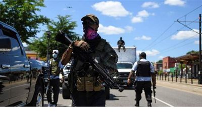 إصابة 12 شرطيا في أحداث فوضى وأعمال شغب بسياتل الأمريكية