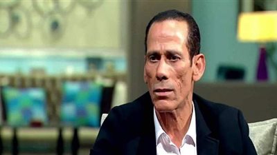 عزب شو يكشف اسباب غضب محمد منير  منه