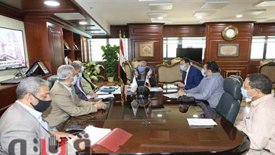 عقب انهياره وغرق 350 منزلا..  محافظ بني سويف يبحث تأهيل مخر سيل سنور