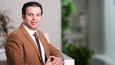 استشاري تجميل يشرح فائدة جهاز الفيزر  في نحت القوام