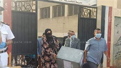 وصول كراسات بوكليت الجبر والهندسة الفراغية إلى لجان الثانوية العامة