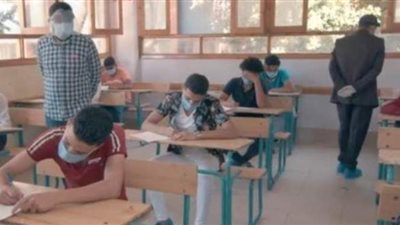 بدء امتحان الجبر والهندسة الفراغية لطلاب علمي رياضة بالثانوية العامة