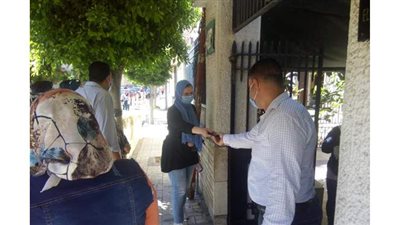 توافد طالبات الثانوية العامة بالإسكندرية لتأدية امتحان الرياضيات البحتة