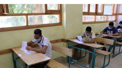 صفحات الغش تنشر أجزاء من امتحان الجبر والهندسة الفراغية.. والتعليم تحقق