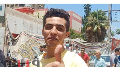 طلاب الثانوية العامة بالمنصورة: امتحان الجبر والهندسة الفراغية سهل | فيديو