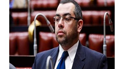 برلماني يطالب بزيادة الأجور والمنح للمعلمين