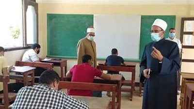 وكيل الأزهر يحذر طلاب الثانوية الأزهرية من صفحات الغش الإلكتروني | صور