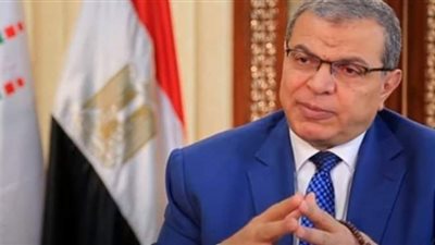 تعيين 9 شباب .. وصرف 25  ألف جنيه للعمالة غير المنتظمة بالوادي الجديد