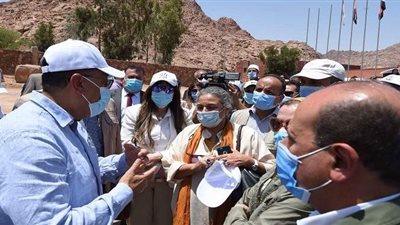 جولة مفتوحة لرئيس الوزراء في وسط مدينة سانت كاترين | صور