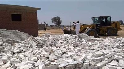 إزالة التعديات عن مساحة 2000 متر بأبوصوير بالإسماعيلية | صور