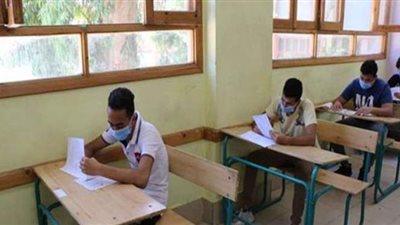 ١٢ ألفاً و٢٨٨ طالب ثانوية عامة يؤدون امتحان الجبر في الجيزة