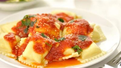 طريقة عمل رافيولي الدجاج والجبن