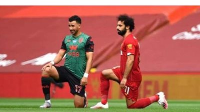 شاهد كيف دعم محمد صلاح زميله بالمنتخب تريزيجيه بعد هدفه الثمين في أرسنال