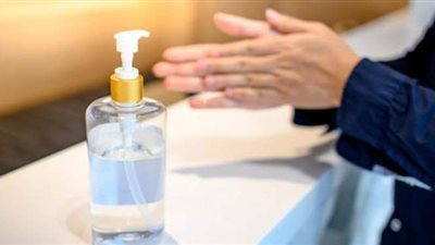 4 أخطاء عليك تجنبها عند  استخدام معقم اليدين للوقاية من كورونا