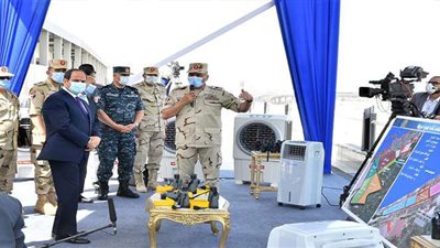 تعرف على تطورات العمل في مشروعات شبكة الطرق والكباري الجديدة